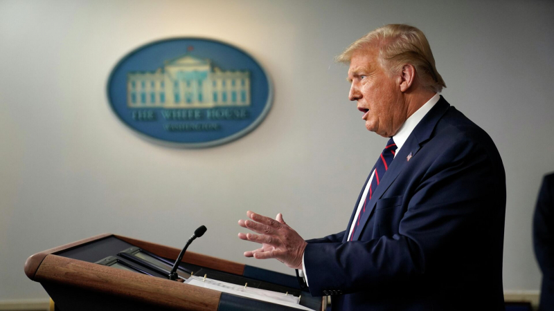 Трамп впервые признает английский язык официальным языком США, пишет WSJ