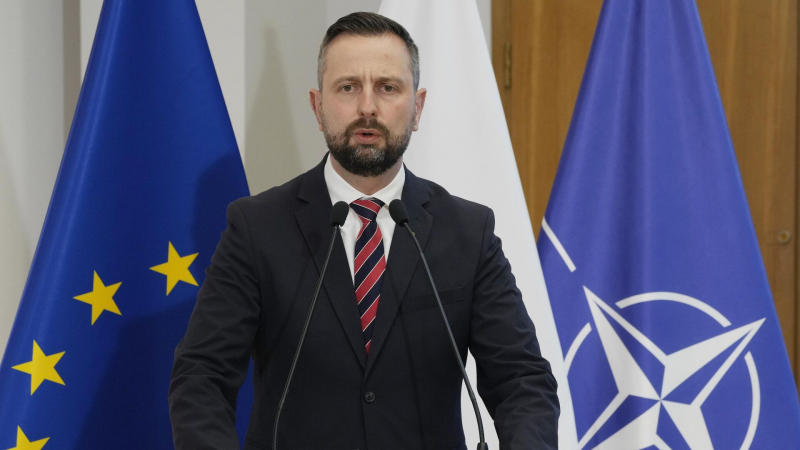 Министр обороны Польши жестко высказался об украинцах