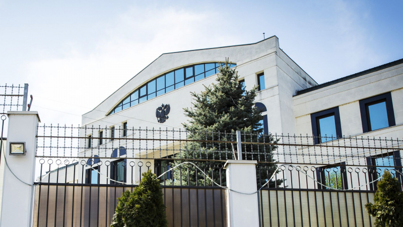 Сообщение о минировании посольства России в Кишиневе оказалось ложным