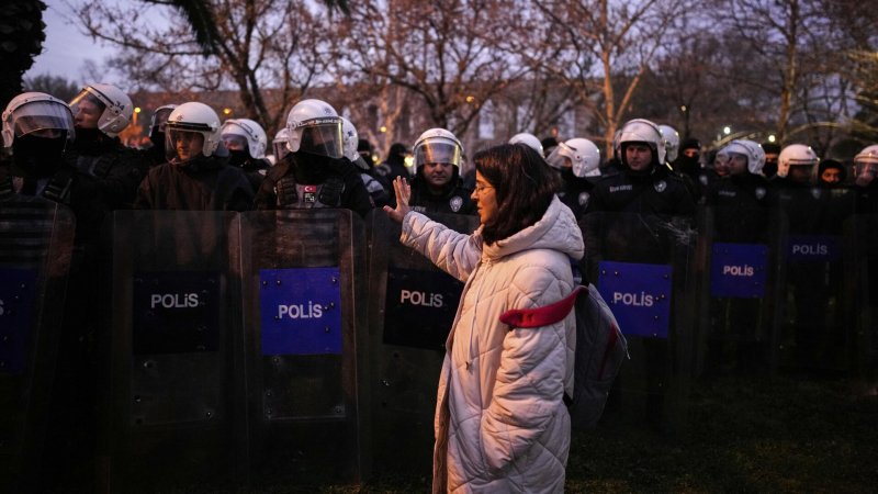 В Анкаре след за Стамбулом запретили проводить любые акции