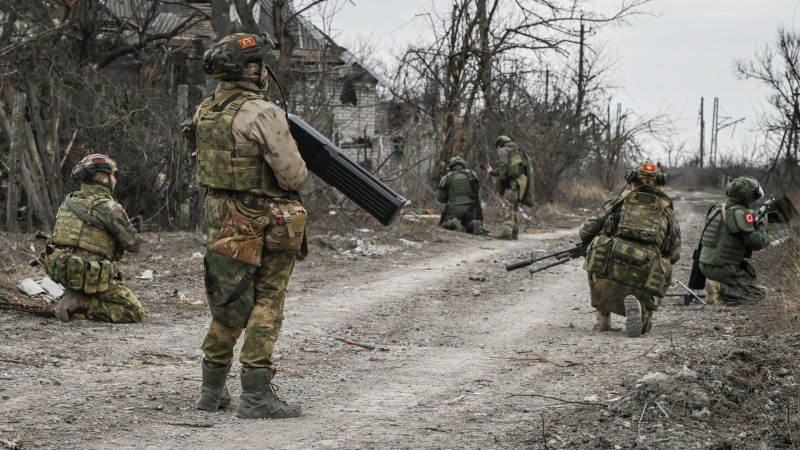 Бойцы ВС России брали баррикады ВСУ в зданиях Успеновки с помощью мин