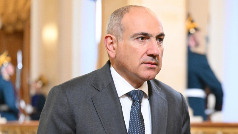 Пашинян решил ограничить участие в политпроцессах лиц без гражданства
