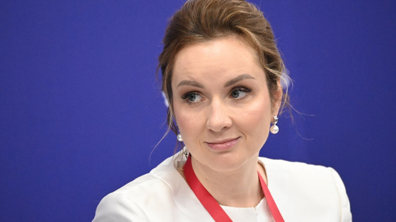 Две семьи вернулись в Россию из Сирии, сообщила Львова-Белова