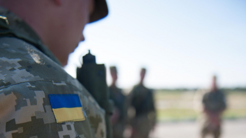 Эксперт объяснил продление военного положения на Украине