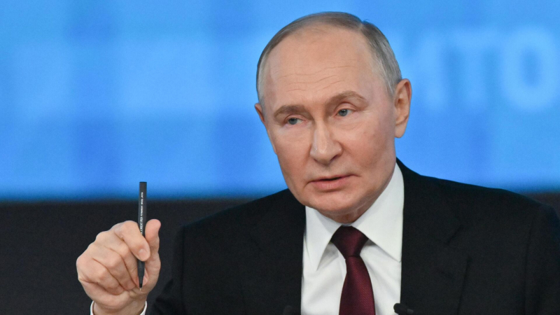 Путин поручил усовершенствовать программы льготного кредитования
